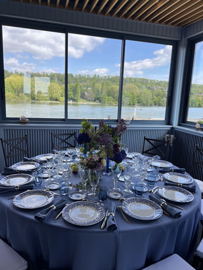 table de mariage vue sur la Seine